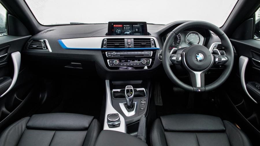 Торпедо BMW 230i Coupe M Sport (F22) 2017 года  (AU) (фото 11 из 14)